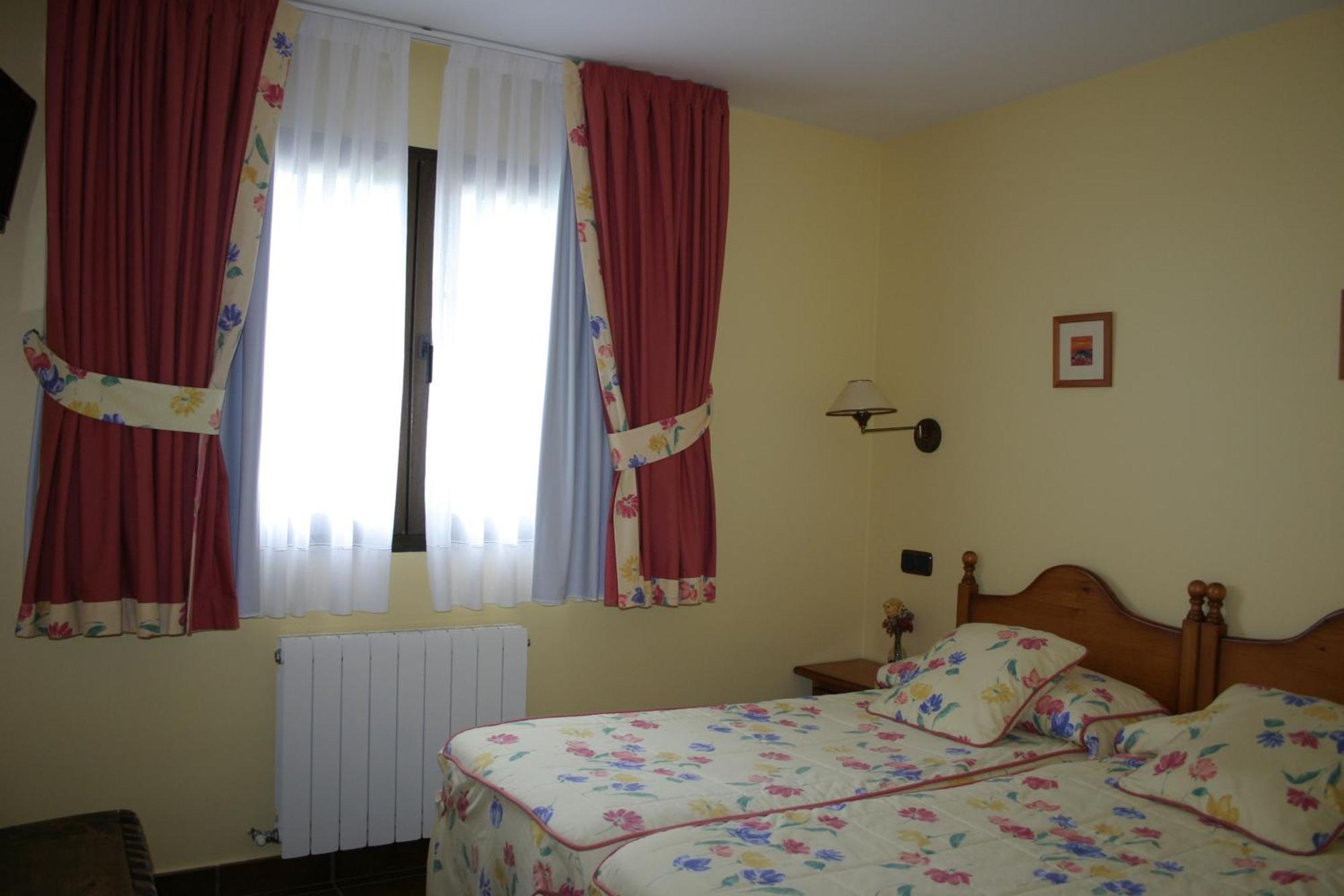 Somonte Otel Quintes Dış mekan fotoğraf